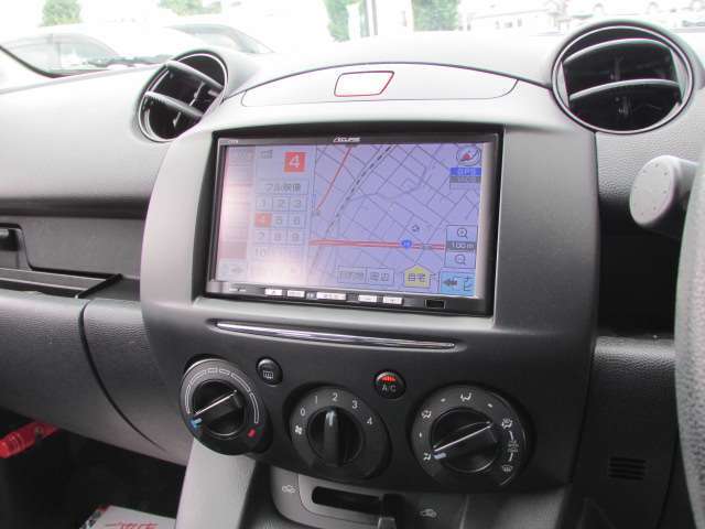 総額表示義務化に伴い点検整備費用は『車両本体価格に含まれております』『国家整備士』により『陸運支局認証の自社特定認証工場』にて整備＆検査を実施！『コンピューター自己診断機』も全車実施しております。