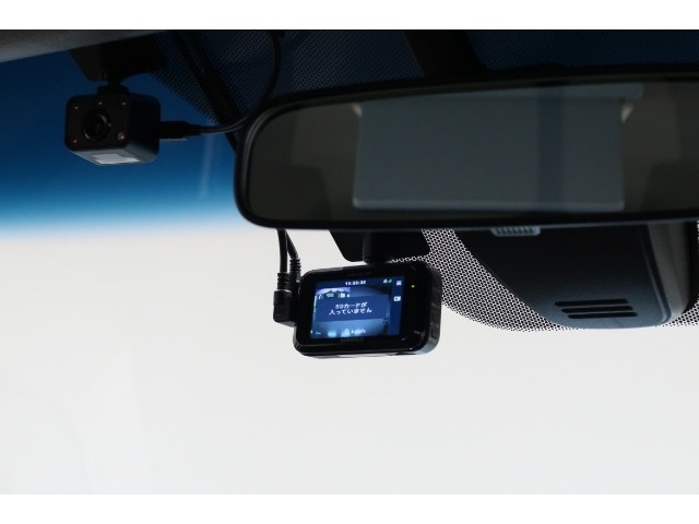 ◆◆『ドライブレコーダー』動画を残すことで万が一の事態に遭遇した時の必須アイテムです！急ブレーキ・急ハンドルが起こった際、自動で記録が上書きされずに保存され、後でPC等で確認出来ます。
