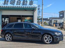 人気のステーションワゴン、アウディA4アバント！　Sラインパッケージ付きでかっこいい！　程度も良好！