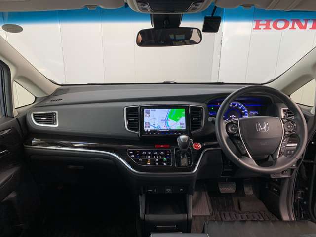 見通しの良い運転席回りとなっておりますので安心して運転をして頂けます！窓が大きいので明るく開放的な室内です