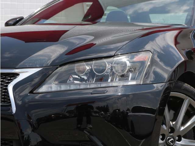 黄ばんでいてはカッコ悪いので全車ヘッドライトは磨いてあります！これだけで年式が新しく感じます！！