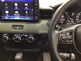 ホンダ純正メモリーナビ搭載なので、遠方へのドライブもお任せ下さい！ステアリング左手側にオーディオ関連のコントロールスイッチを配置しています。操作時は視線を逸らすことなく運転に集中できます