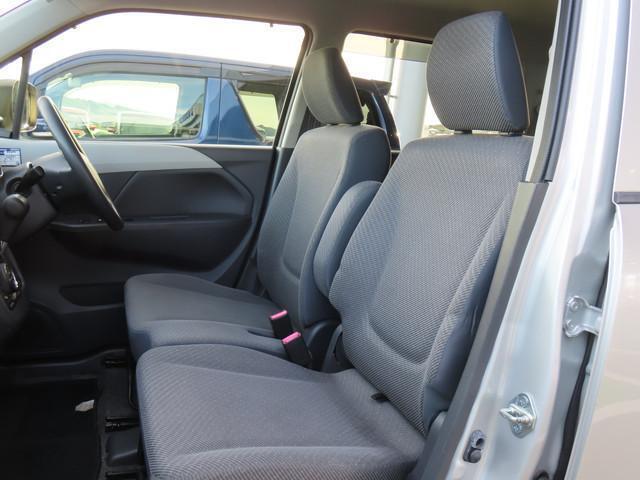 全車消毒済み。納車時にはもう一度キレイにいたしますので安心してお乗りいただけます。ベンチシートで足元すっきり！