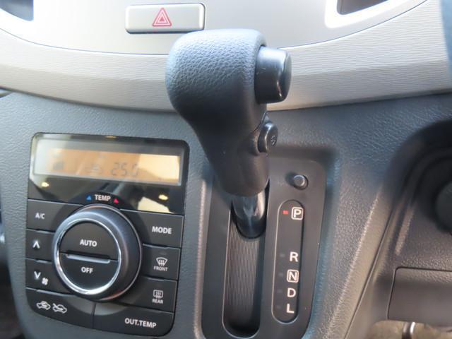 足元すっきりのインパネCVT！