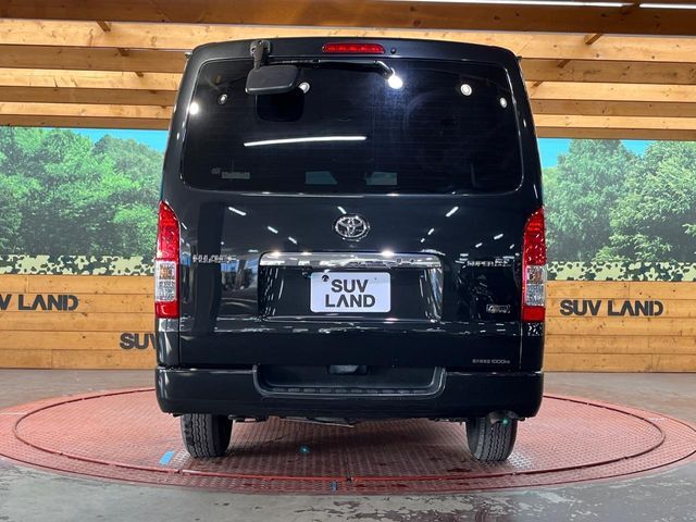 安心の最長10年・走行無制限保証（有償）をご用意。保証内容も充実はもちろん、無料点検＆オイル交換や、年中無休の全国・24時間ロードサービスも付帯されておりますのでご安心下さい。