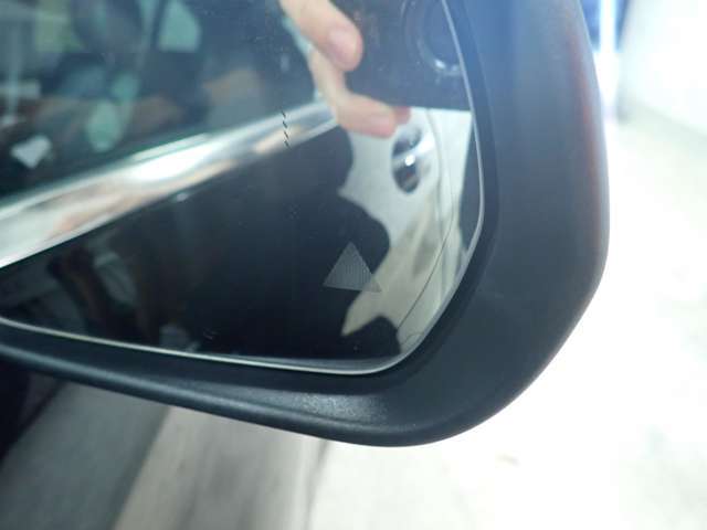 ●ブラインドスポットアシストを装備！見えない死角部分を教えてくれるので安心です！