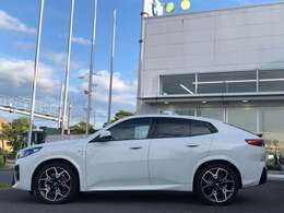 安心と信頼の納車前点検をShizuokaBMWでは全車で実施致しております。納車前100項目点検または、法定12ヶ月点検を全車で実施しております。点検・整備費用はもちろん、車両本体価格に含まれております。