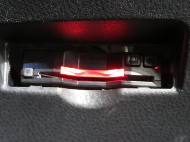 ETCがあれば高速道路などの料金所をスイスイと通過！スマートインターチェンジからも、高速道路へ乗り降りができ、必需品です。