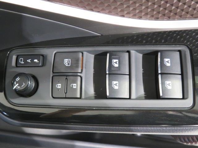 パワーウィンドは今や当たり前の機能ですが、無いと困る機能です。運転席からの操作で、全席の窓を振るオープンにしたり、フルクローズが可能です。