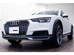 正規ディーラー車　Audi　A4オールロードクアトロ　右ハンドル　グレイシアホワイトメタリック/ブラックレザー