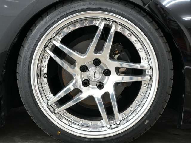新品BRASH　18インチAW装着！！