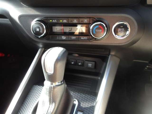 全国5,000ヶ所あるトヨタのお店で走行距離無制限・1年間の無料保証付き！