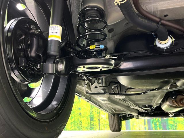 お車を安心してお乗りいただく為には、足回りの定期点検が欠かせません。サービスサポート（有償保証）では無料点検もご提供しており、安心のカーライフをお過ごしいただけるサポート体制が整っています。