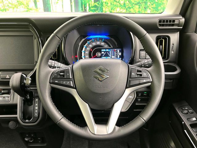 【純正革巻きステアリング】上質な革を使用することで、手にしっかり馴染みとても運転しやすいハンドルです♪