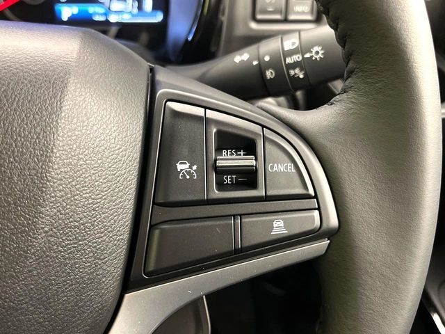 【アダプティブクルーズコントロール】高速道路での長距離走行が楽に！！自動で速度を保つクルーズコントロールが、衝突軽減システムと連携し、前方の車両を感知して車間を保つように速度調節してくれます！！