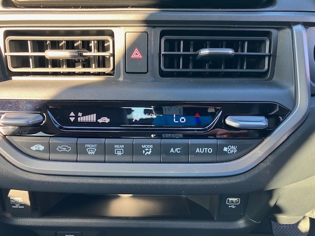 ホンダ車各種取り揃えております！お気軽にご来店下さい！お待ちしております！