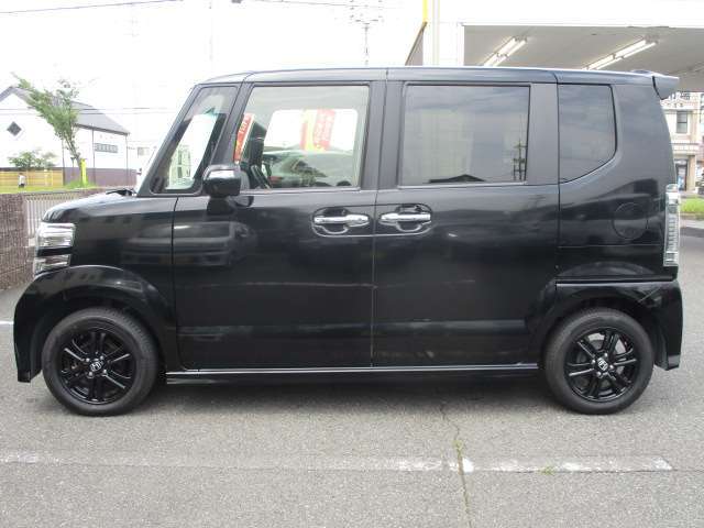 中古車ですので多少の傷はありますが、別途料金で修理することも可能です。
