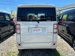 納車前の点検整備やアフターサービスもお任せください。経験豊富な国家資格を持った整備士がお客様のお車と真剣に向き合い、誠心誠意のメンテナンスを施します。安心してお乗りいただけます。