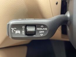 ●レーダークルーズコントロール：前の車との車間距離を一定にとりつつ、一定速度で自動走行してくれる次世代のクルーズコントロール！主に高速道路や自動車専用道路で使用する便利な機能です！