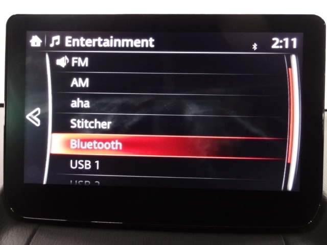 Bluetoothに接続することで、スマートフォンに入っている音楽アプリを車内で楽しめたり、通話が出来ます♪