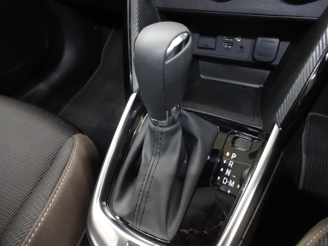 エンジン、トランスミッション、ボディ、シャシーのすべてにスカイアクティブテクノロジーを採用！上質で気持ちのいい走りと、優れた燃費性能を両立しています。