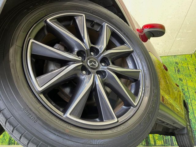 【純正19インチアルミホイール】外観にマッチした純正アルミホイールを装着しております。各種社外アルミホイールや、スタッドレスタイヤも取扱いしております。是非ご相談ください♪