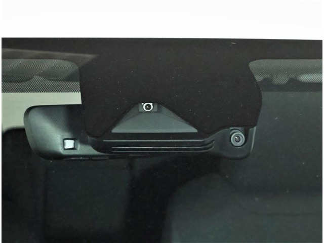 TOYOTA　SAFETY　SENSEは道路状況、車両状態、天候状態及びドライバーの操作状況などによっては、作動しない場所があります。プリクラッシュ・セーフティ・システムは、あくまでも運転補助機能です