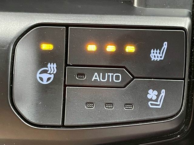 トヨタ ランドクルーザー300 3.3 ZX ディーゼルターボ 4WD 2023