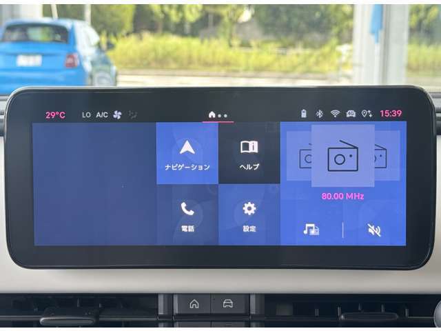 カープレイ、アンドロイドオートに対応し、スマートフォン内のコンテンツを使うことができます。もちろんナビ機能もご使用可能です。