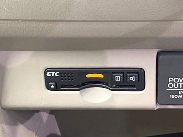 【ETC】高速道路の料金所をストレスなく通過！話題のスポットやサービスエリアに多い「スマートIC」利用時は必須のアイテムです。当店でセットアップを実施、ご納車当日からすぐにご利用いただけます！