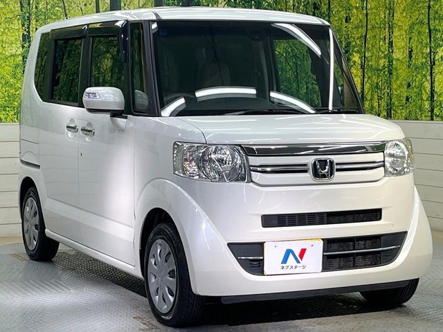 高透明度のガラス皮膜で撥水はもちろん、上質なツヤ・光沢を実現。紫外線や酸性雨から大切な愛車を保護し、色あせ・劣化を防止。「弾スプラッシュコート」、「弾プリミッサコート」からお選びいただけます。