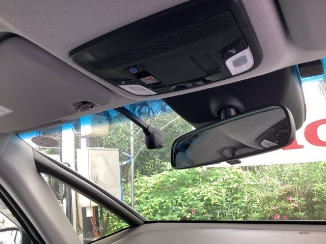 Hondaセンシング搭載！ミリ波レーダーと単眼カメラで、クルマの前方の状況を認識。ブレーキやステアリングの制御技術と協調し、安心・快適な運転や事故回避を支援する先進のシステムです！