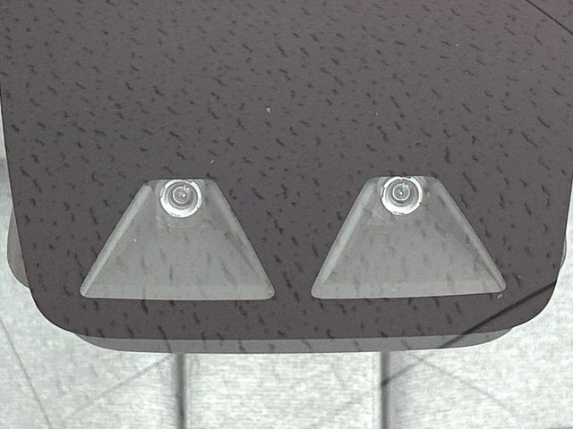 【スマートアシスト3】走行中に前方の車両等を認識し、衝突しそうな時は警報とブレーキで衝突回避と被害軽減をアシスト。より安全にドライブをお楽しみいただけます。