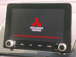 【メーカー純正ナビ】インテリアに溶け込むスタイリッシュな「専用設計」メーカーナビを装備♪視認性や操作性など基本性能にも優れ、より上質なカーライフをお楽しみいただけます。