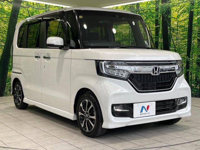 大好評のボディコーティング「弾スプラッシュコート」もご納車までに施工可能。通常のガラスコートと異なる、耐久年数6年の無機質ガラスコーティングが、ボディをキレイな状態に保ってくれます。