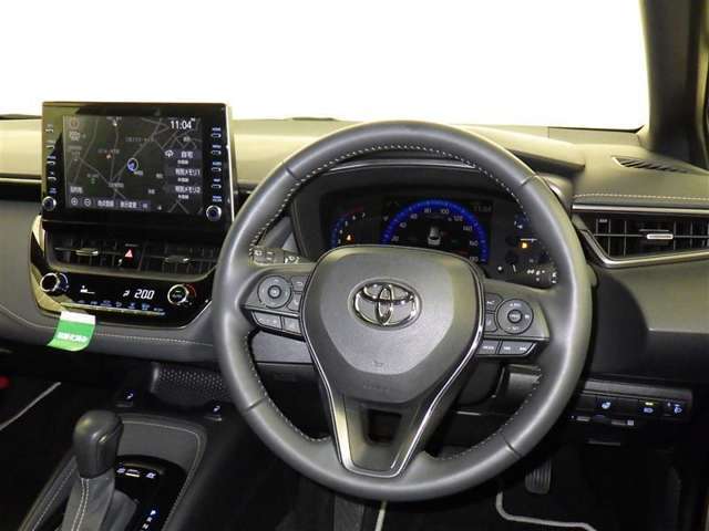 運転の際、常に目にする部分だけにシックで飽きのこないデザインが良いですね。