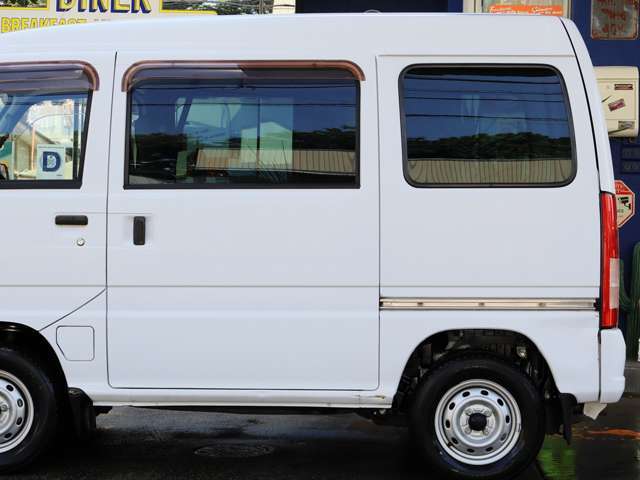 車でのご来店は、京葉道路花輪インターもしくは外環の松戸インターが最寄りのインターになります。電車でのアクセスは、東部野田線・北総線・新京成線の新鎌ヶ谷駅から徒歩10分になります。
