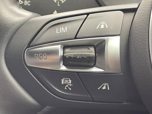 ●アクティブクルーズコントロール：前の車との車間距離を一定にとりつつ、一定速度で自動走行してくれる次世代のクルーズコントロール！主に高速道路や自動車専用道路で使用する便利な機能です！