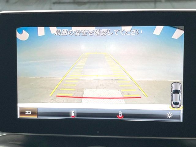 ●ガイドライン付きバックカメラ：不安な駐車もこれで安心！ガイドライン付きなので狭い箇所での駐車もラクラクです！