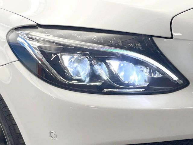 ●LEDヘッドライト：夜間走行時も良好な視界を確保し安心して運転できる高輝度LEDヘッドライトを装備！点灯速度が早く、消費電力も抑えられています。