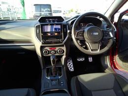 ルーフが高く見晴らしもいい★そしてナビモニターも見やすい位置で運転、ナビとも操作しやすいですよ！