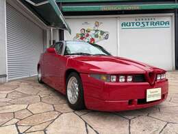 ボディーカラーはレッドです。