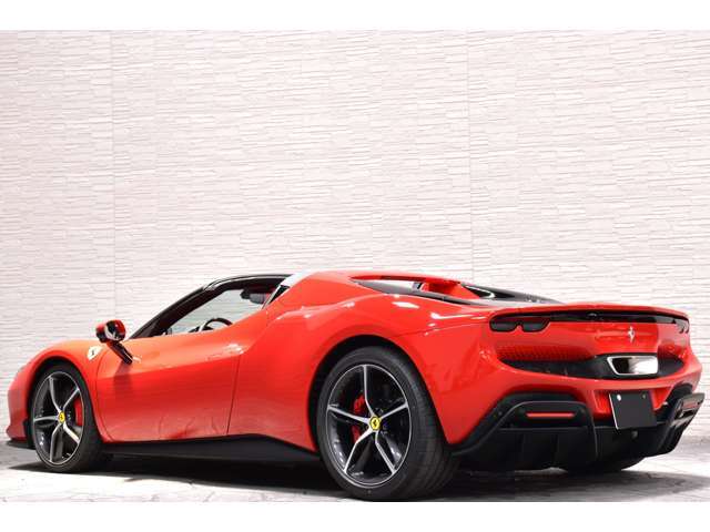 このお車のサイズは、長さ【456cm】幅【196cm】高さ【119cm】車両重量【1730kg】となっております♪TEL：06-6561-2017