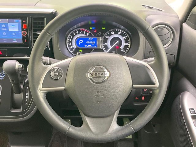 【ステアリングスイッチ】運転中、前方から目線をそらすことなく、オーディオ等の操作が可能な便利機能！安心＆快適なドライブを演出してくれます♪