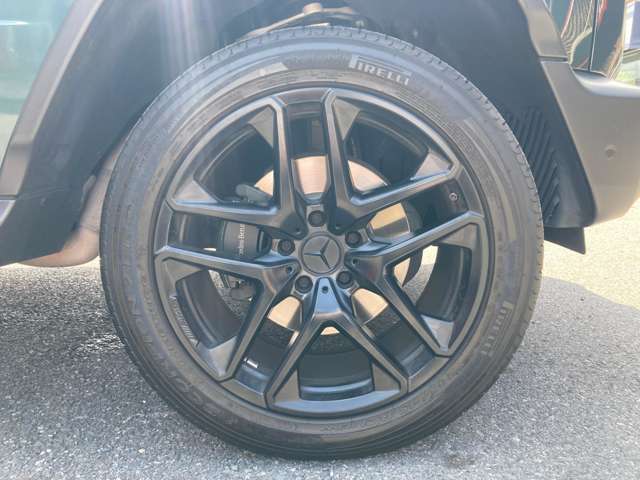 マットブラックペイント21インチAMGツインスポークアルミホイール 285/45R21