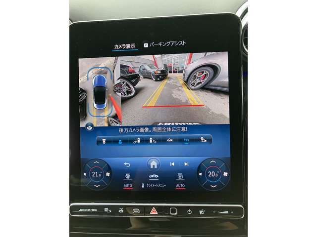 バックカメラに360°カメラも装備されているため、駐車が苦手な方でも安心して駐車していただくことができます。