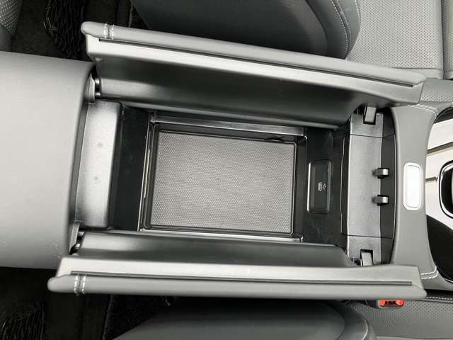 センターコンソールもきれいな状態を保っております。