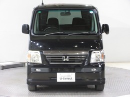 アイポイントを、見晴らしのよさと乗用車としての落ち着き感を適度にバランスさせた高さになっています。ワイドな視野角で良好な運転視界を実現してます。