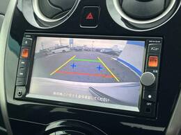 【バックカメラ】駐車時に後方がリアルタイム映像で確認できます。大型商業施設や立体駐車場での駐車時や、夜間のバック時に大活躍！運転スキルに関わらず、今や必須となった装備のひとつです！