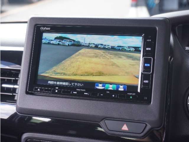 ◆バックカメラ◆リバースにするだけで映ります、後方の安全確認や、狭い駐車場での車庫入れ、雨の日や夜間など視界の悪い時に便利です！安全にバックする為には欠かせない装備です。